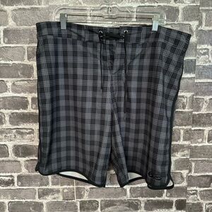 Nike 6.0 skateboarding board shorts black gray plaid swim